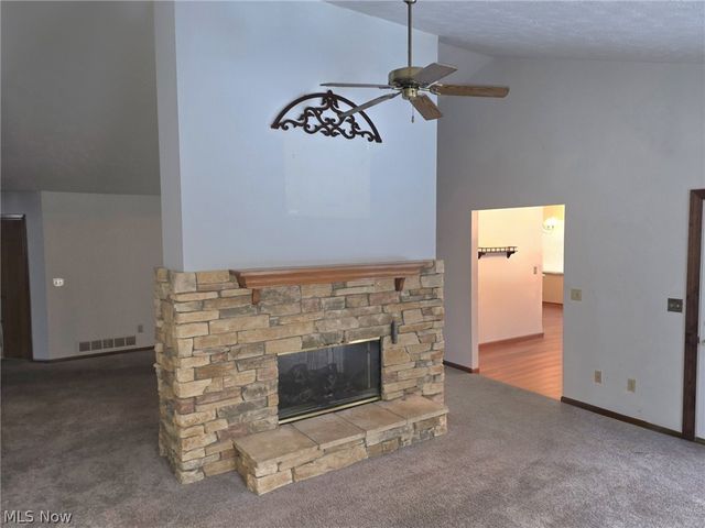 38450 Crossbrook Avenue, Willoughby, OH 44094