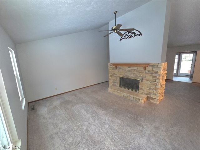 38450 Crossbrook Avenue, Willoughby, OH 44094