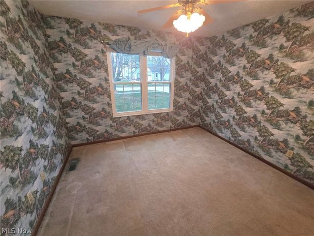 38450 Crossbrook Avenue, Willoughby, OH 44094