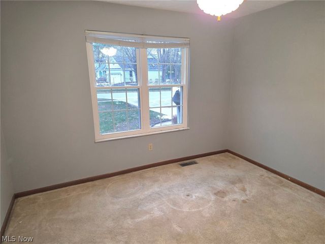 38450 Crossbrook Avenue, Willoughby, OH 44094