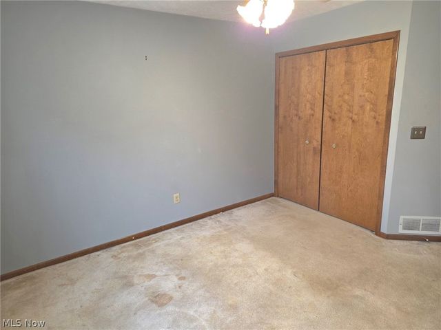 38450 Crossbrook Avenue, Willoughby, OH 44094