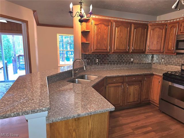 38450 Crossbrook Avenue, Willoughby, OH 44094