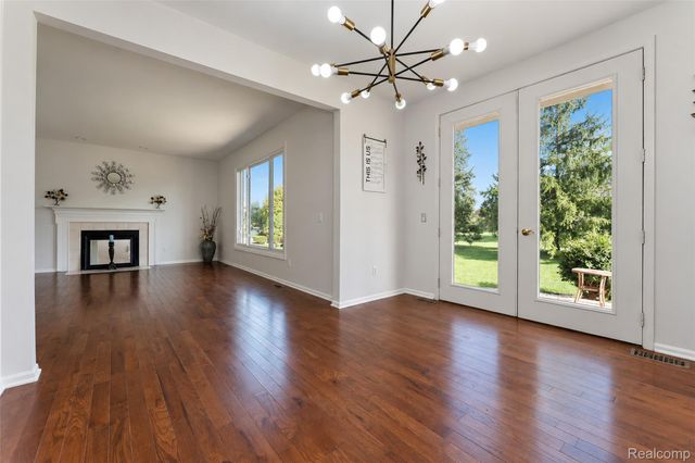 45498 Muirfield Drive, Canton Charter Township, MI 48188