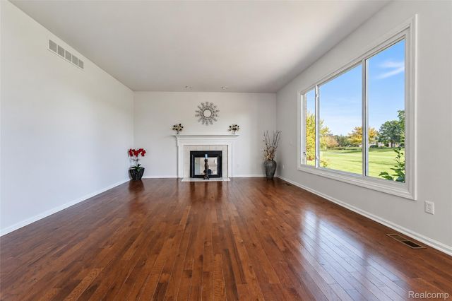 45498 Muirfield Drive, Canton Charter Township, MI 48188