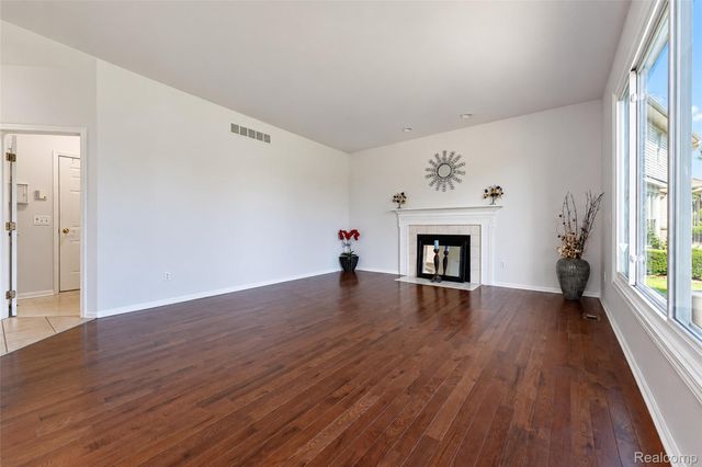 45498 Muirfield Drive, Canton Charter Township, MI 48188