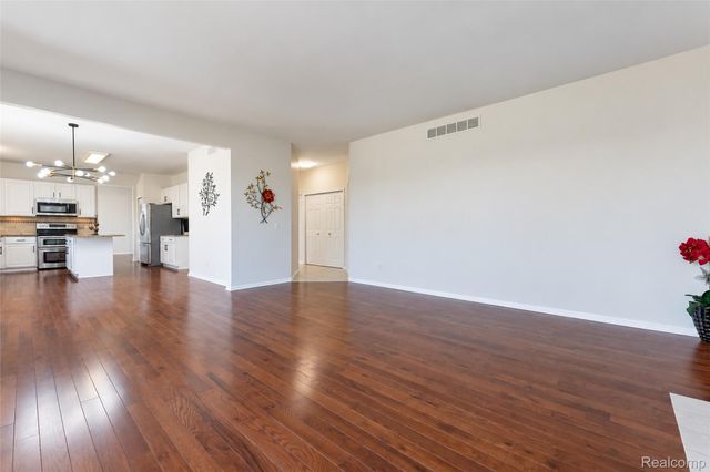 45498 Muirfield Drive, Canton Charter Township, MI 48188