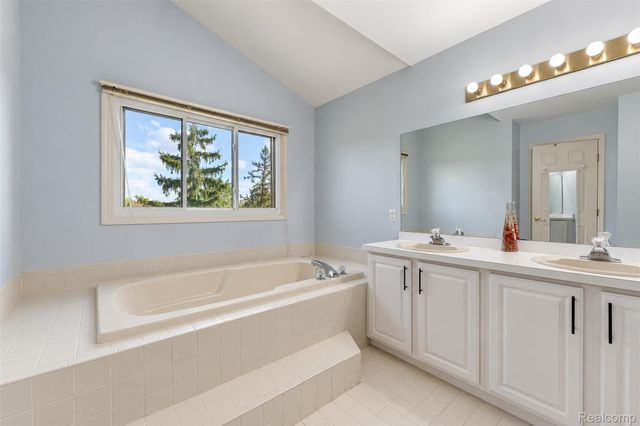 45498 Muirfield Drive, Canton Charter Township, MI 48188