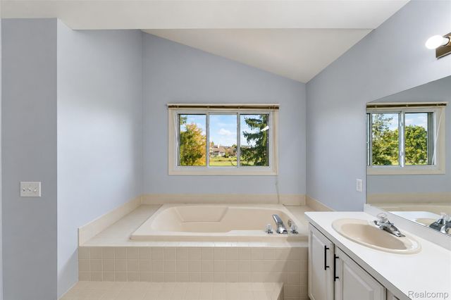 45498 Muirfield Drive, Canton Charter Township, MI 48188