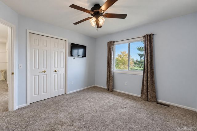 45498 Muirfield Drive, Canton Charter Township, MI 48188