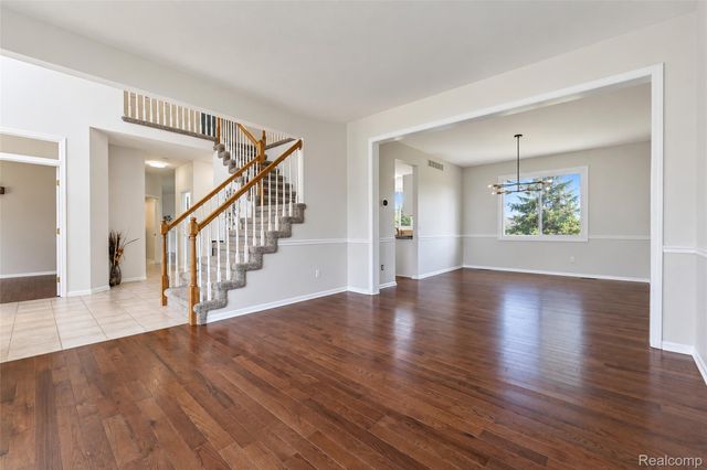 45498 Muirfield Drive, Canton Charter Township, MI 48188