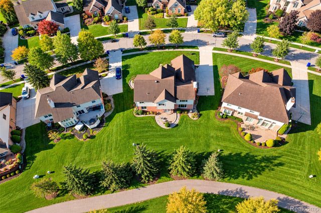 45498 Muirfield Drive, Canton Charter Township, MI 48188