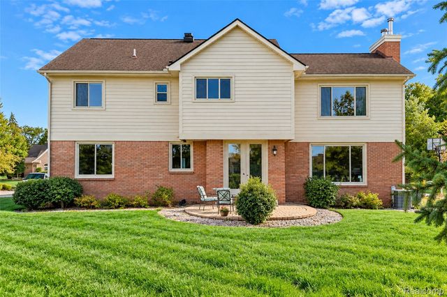 45498 Muirfield Drive, Canton Charter Township, MI 48188