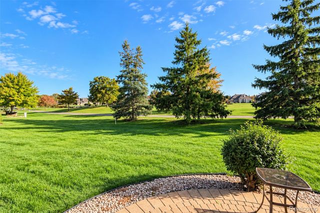 45498 Muirfield Drive, Canton Charter Township, MI 48188