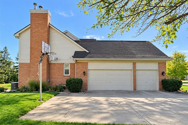 45498 Muirfield Drive, Canton Charter Township, MI 48188