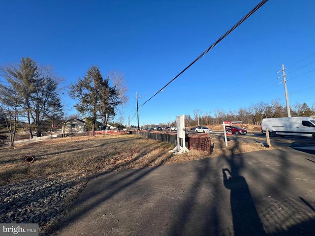 7106 CENTREVILLE RD, Centreville, VA 20121