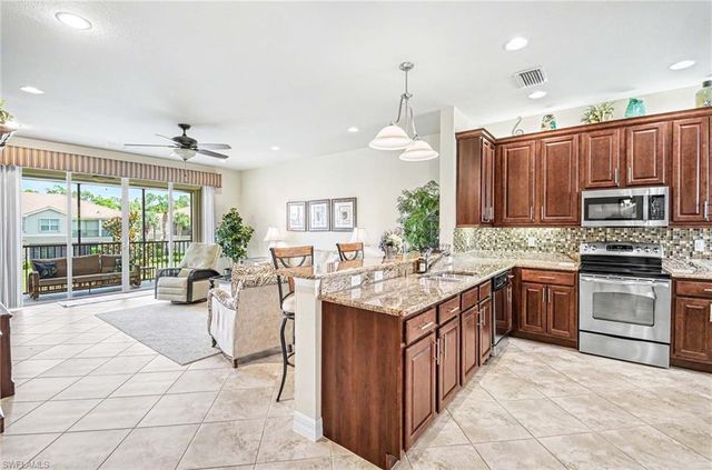 6541 Monterey PT 54202, Naples, FL 34105
