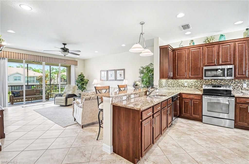 6541 Monterey PT 54202, NAPLES, FL 34105 — photo 4