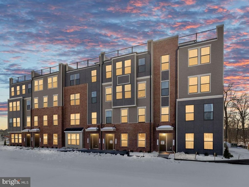 44590 STRABANE TER, Ashburn, VA 20147