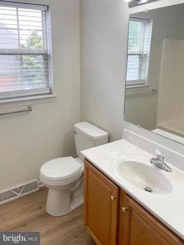 1889 SHADY OAK DR, Mount Joy, PA 17552