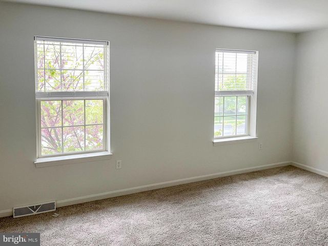 1889 SHADY OAK DR, Mount Joy, PA 17552