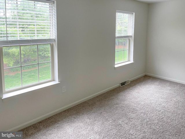 1889 SHADY OAK DR, Mount Joy, PA 17552