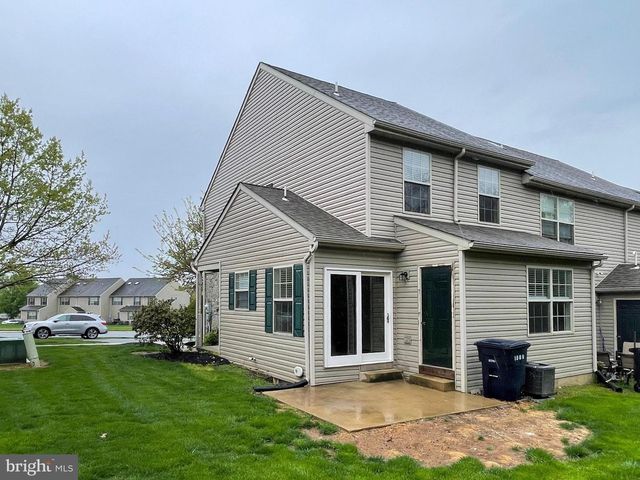 1889 SHADY OAK DR, Mount Joy, PA 17552
