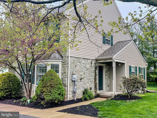 1889 SHADY OAK DR, Mount Joy, PA 17552