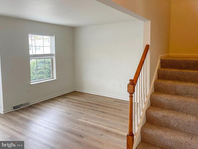 1889 SHADY OAK DR, Mount Joy, PA 17552