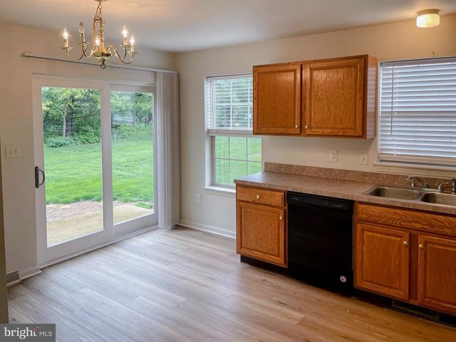 1889 SHADY OAK DR, Mount Joy, PA 17552