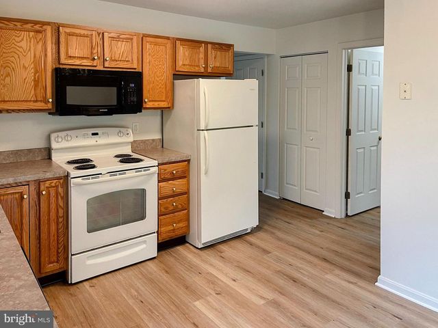 1889 SHADY OAK DR, Mount Joy, PA 17552