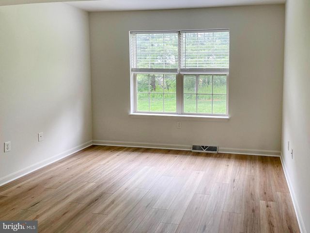 1889 SHADY OAK DR, Mount Joy, PA 17552