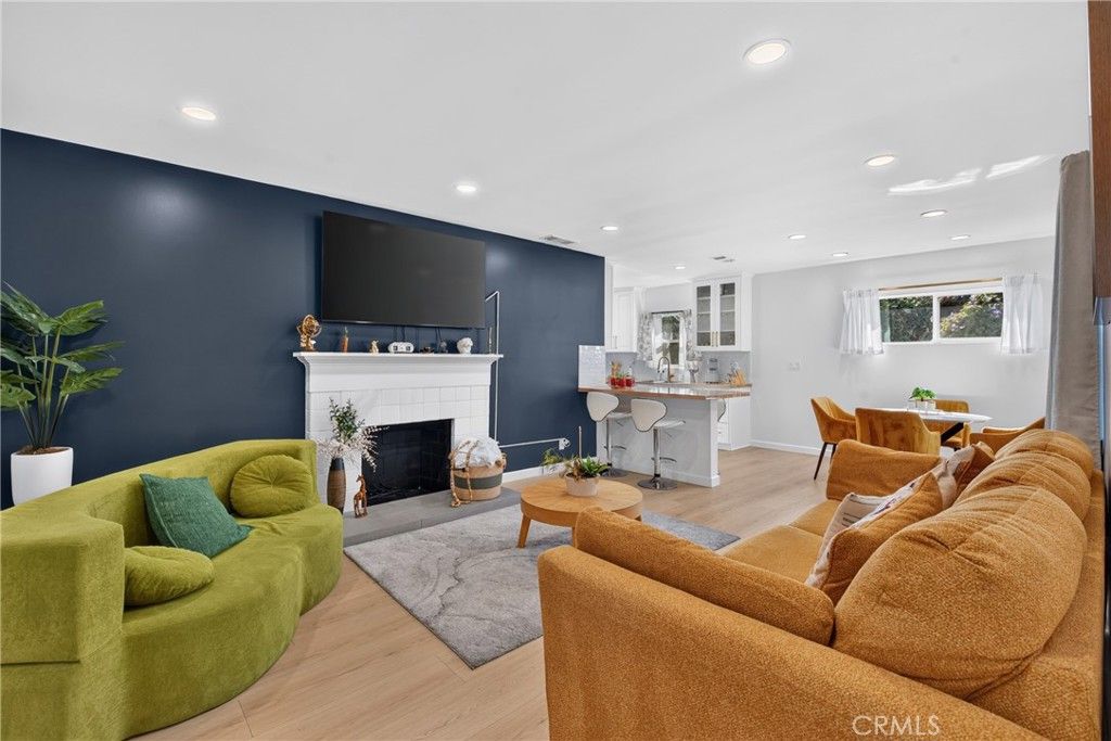 Image 5 of property listing at 619 W Chapman, Placentia, CA 92870