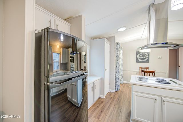 2233 E Behrend Drive 142, Phoenix, AZ 85024