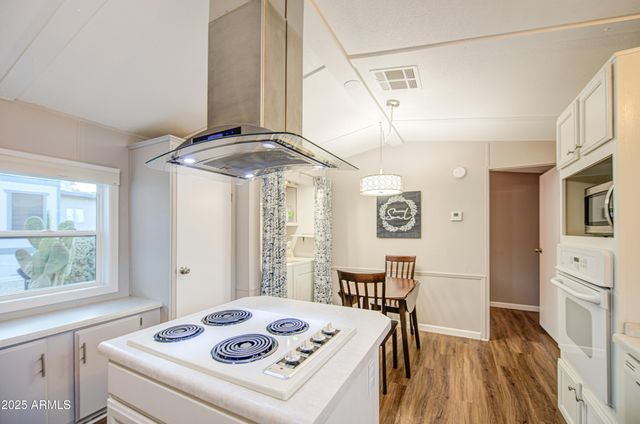 2233 E Behrend Drive 142, Phoenix, AZ 85024