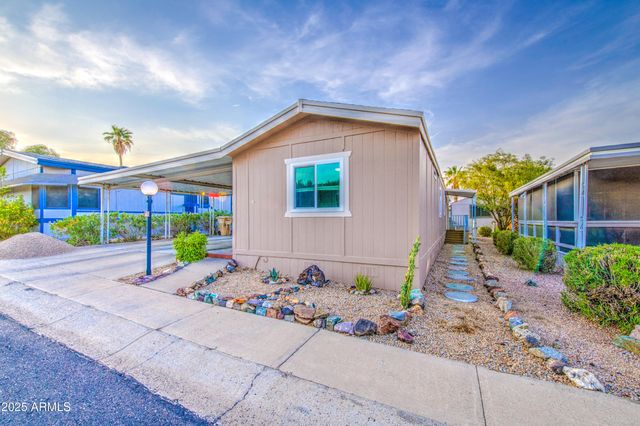 2233 E Behrend Drive 142, Phoenix, AZ 85024