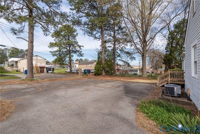 2004 Snead Ave, Colonial Heights, VA 23834