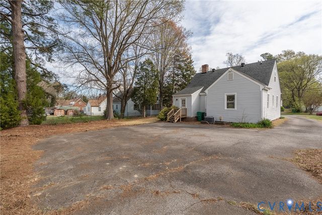2004 Snead Ave, Colonial Heights, VA 23834