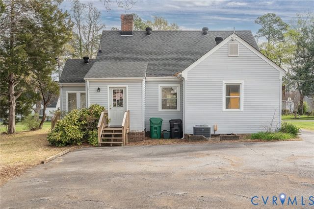 2004 Snead Ave, Colonial Heights, VA 23834
