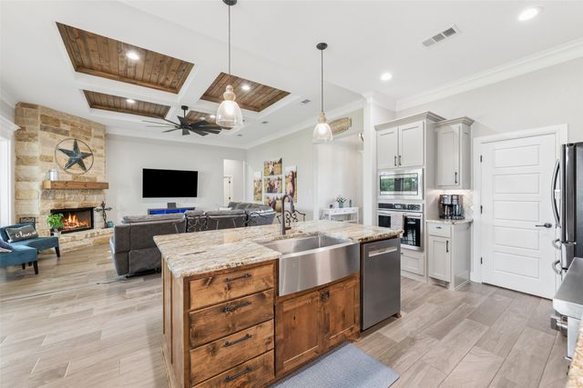 140 Clayton Crossing, Springtown, TX 76082
