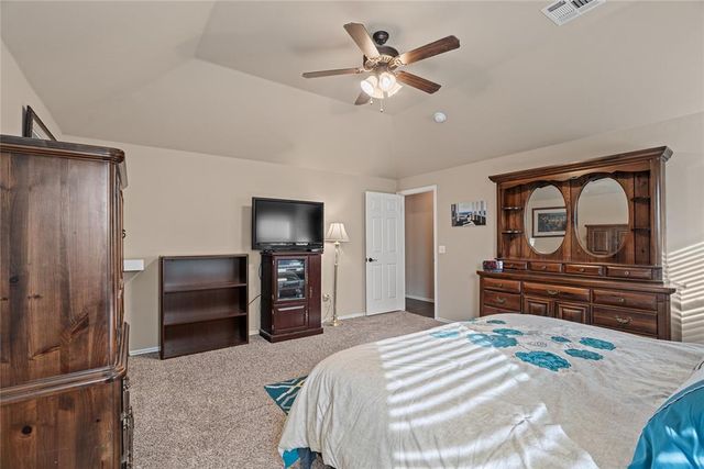 4624 Oasis Lane, Yukon, OK 73099