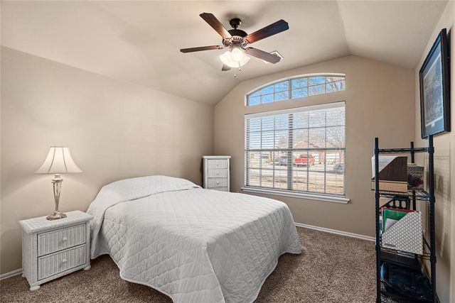 4624 Oasis Lane, Yukon, OK 73099