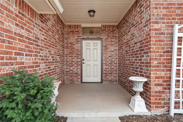 4624 Oasis Lane, Yukon, OK 73099