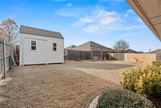 4624 Oasis Lane, Yukon, OK 73099