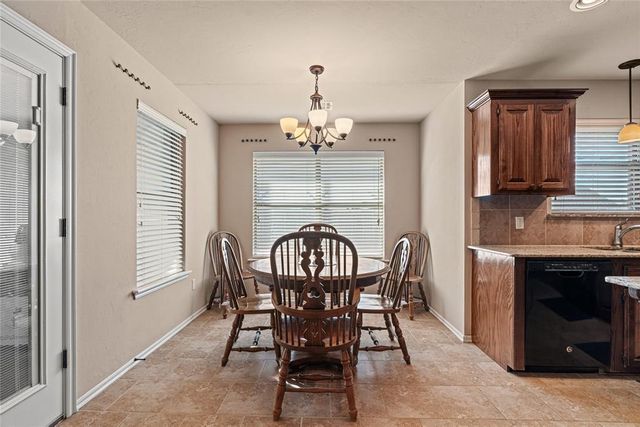 4624 Oasis Lane, Yukon, OK 73099