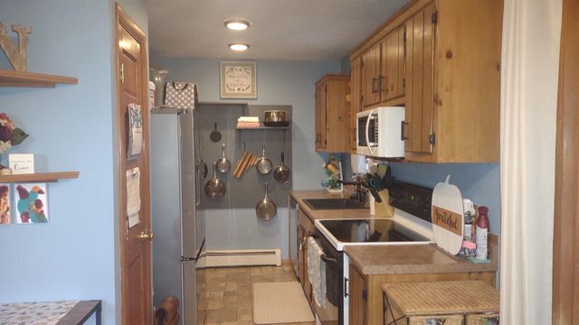 374 Pinehill Road, West Rutland, VT 05777