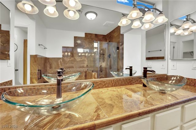 2042 Angel Falls Drive, Henderson, NV 89074