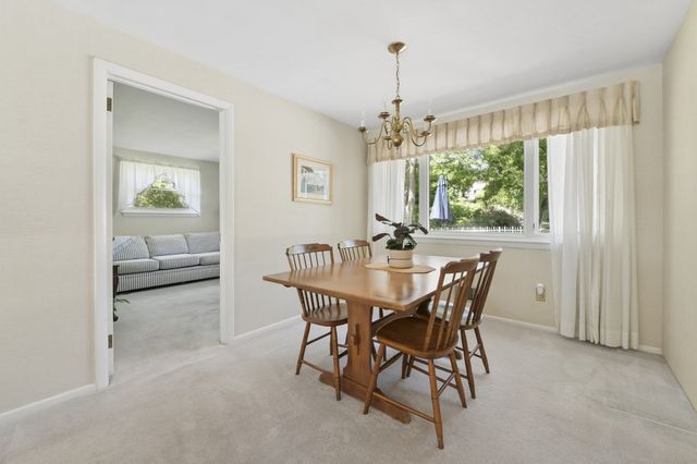 7 Janice Cir, Framingham, MA 01701