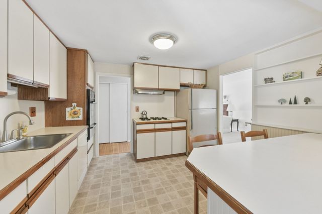 7 Janice Cir, Framingham, MA 01701