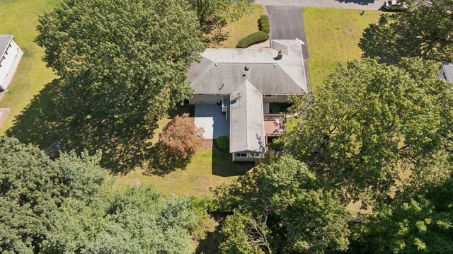 7 Janice Cir, Framingham, MA 01701