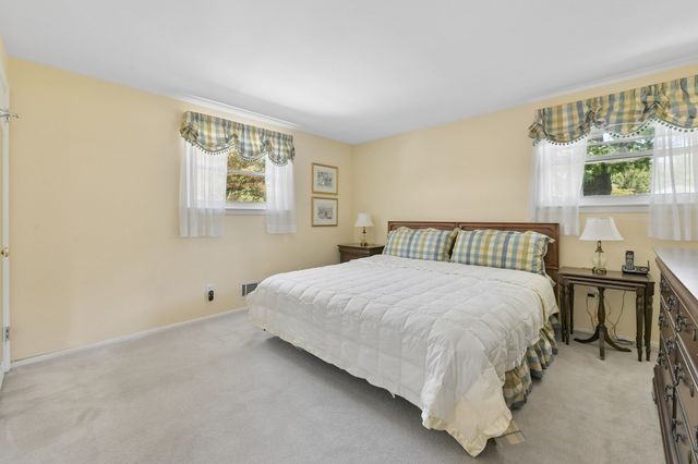 7 Janice Cir, Framingham, MA 01701